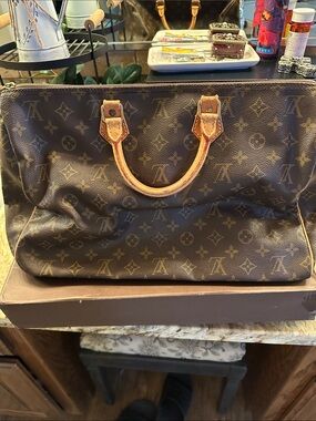 Louis Vuitton Monogram Canvas Speedy 40 in Brown and Tan
